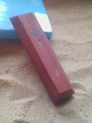 гроб деревянный